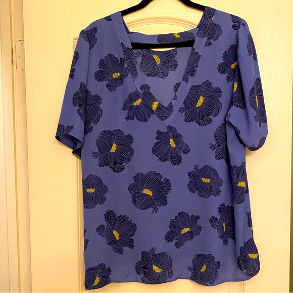 Halogen Scoop Neck, V Back Blouse - Picture 4 of 9